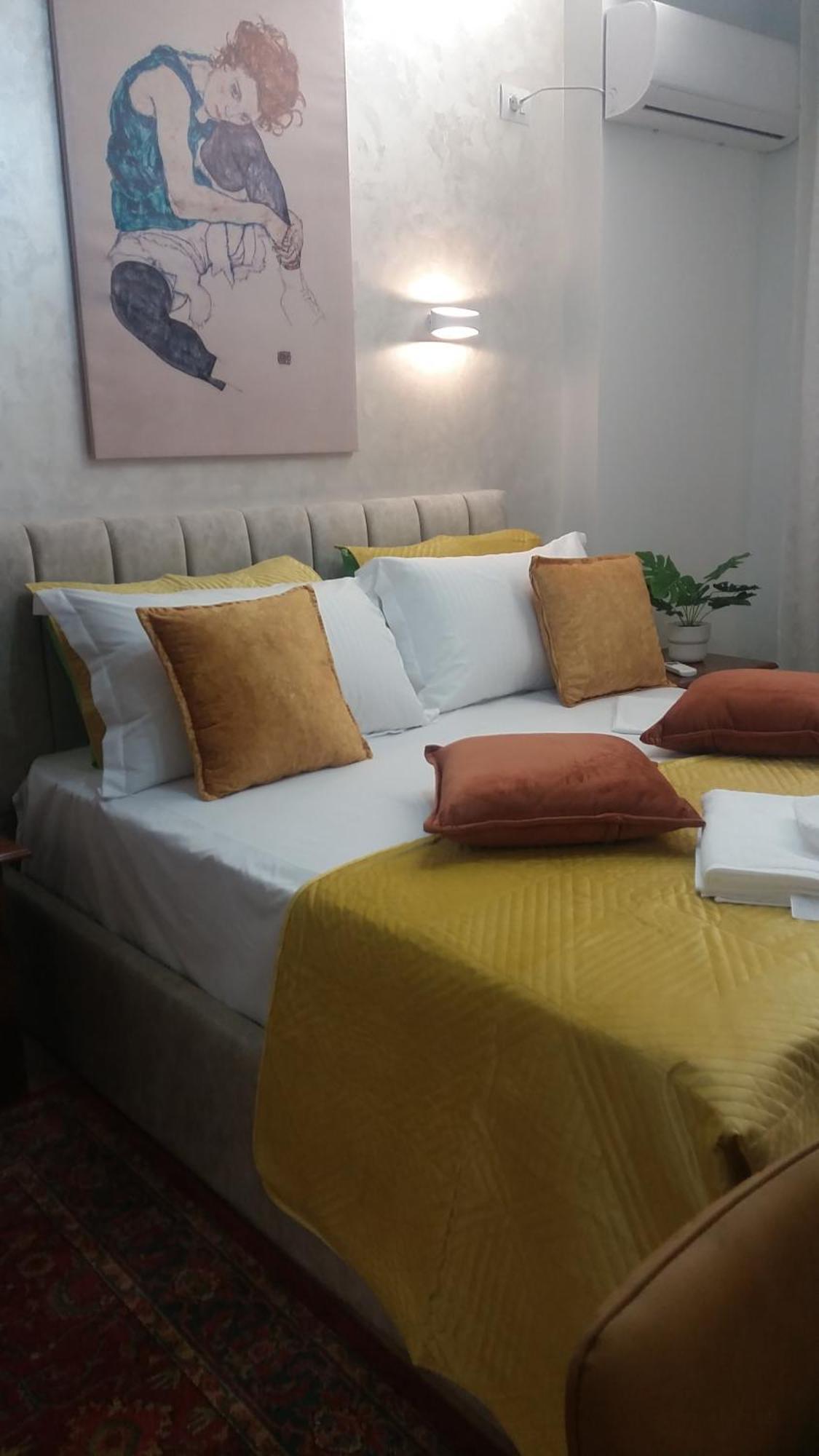 Bani'S Cozy Lovely Apt Тирана Екстер'єр фото